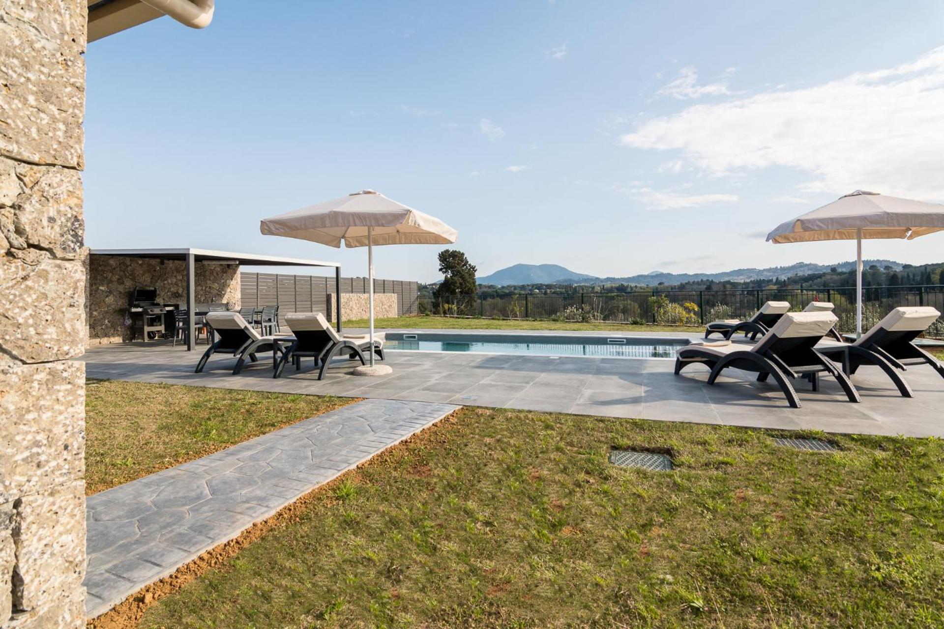 Castelia Luxury